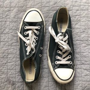 black low top converse